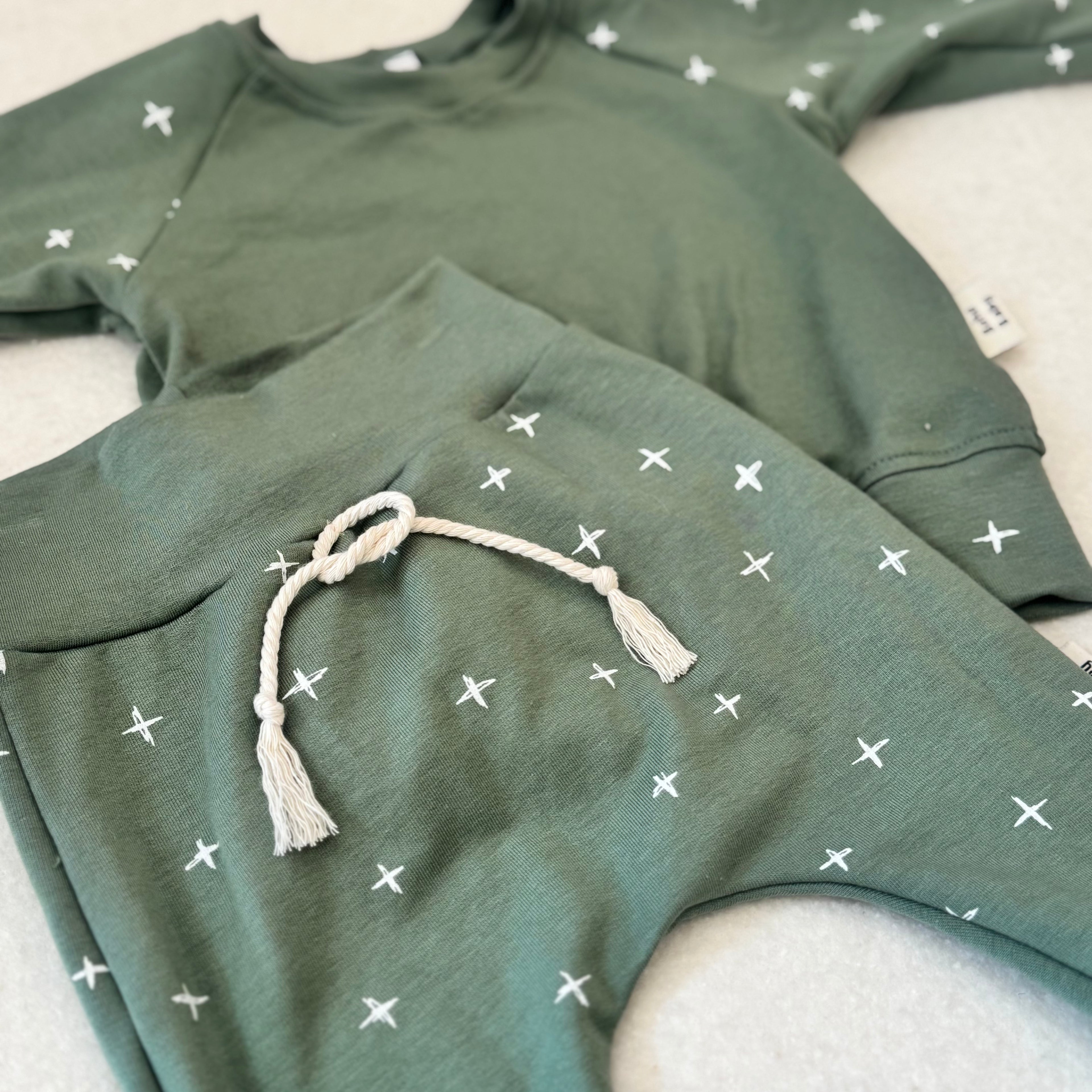 Sage Cross Cotton Set